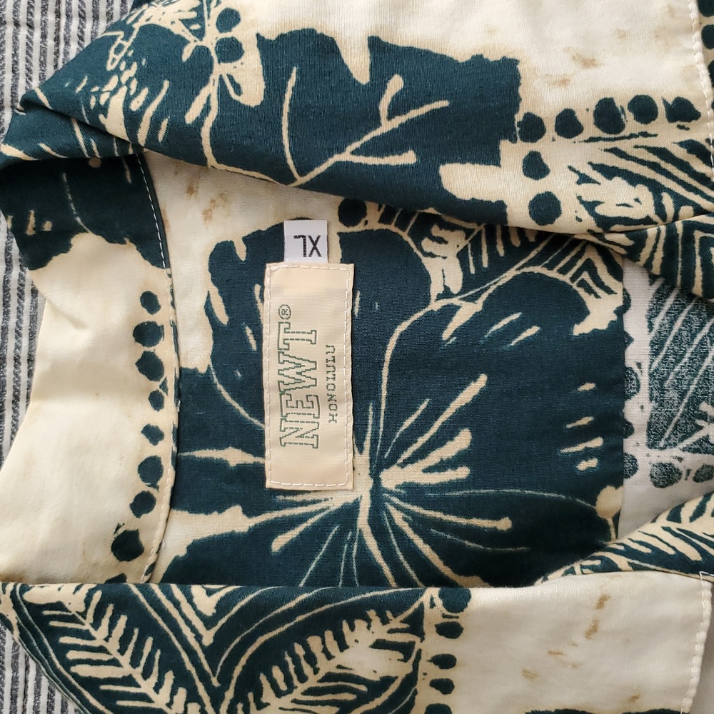 NEWT Men's Short Sleeve Hawaiian Shirt in Cream and Dark Teal - Picture 3 of 3